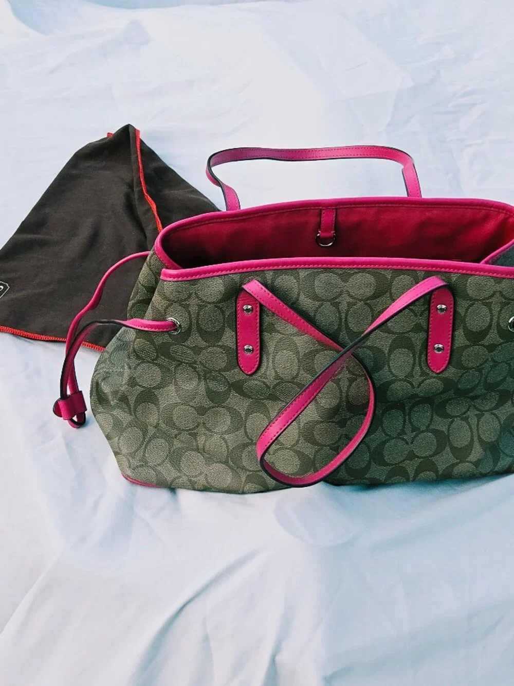 Authentic Coach Signature Drawstring Carry All Tote Pink Leather CC Print Bag
